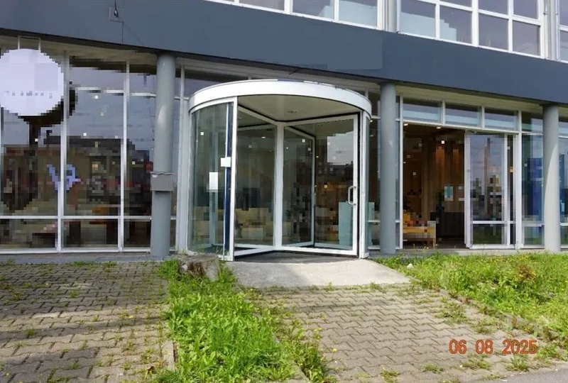Geschäftshaus mit Anbau und Tiefgarage in Stuttgart — Bild 2