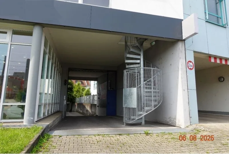 Geschäftshaus mit Anbau und Tiefgarage in Stuttgart — Bild 3