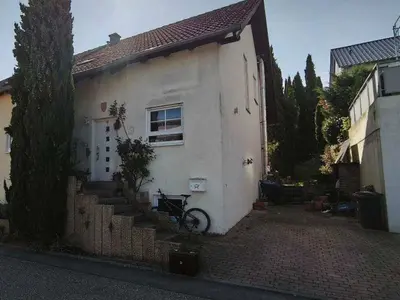 Einfamilienhaus (Doppelhaushälfte) in Leingarten