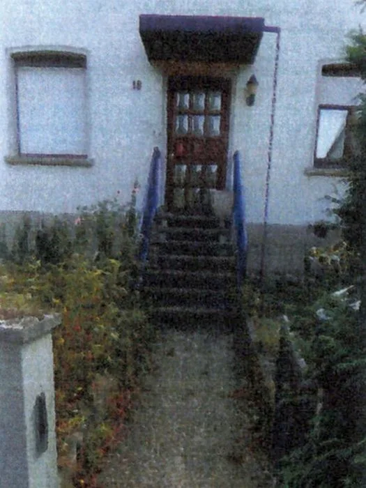 Ein-/Zweifamilienhaus nebst Garage in Untereisesheim — Bild 2