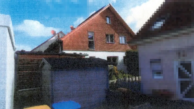 Einfamilienhaus (Reihenendhaus) mit Pkw-Stellplatz und Carport in Heilbronn
