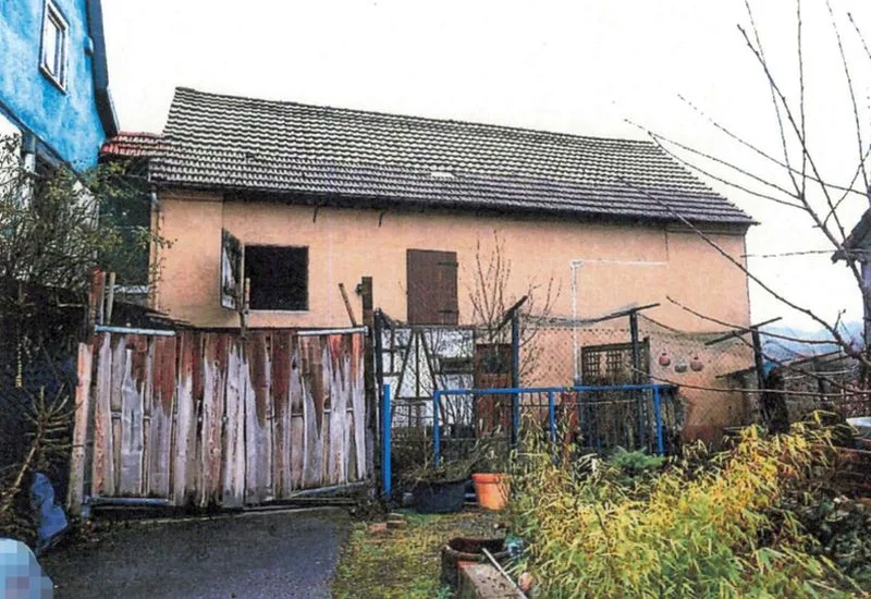 Einfamilienhaus nebst Scheunengebäude mit 2 Garagen und Gartengrundstück in Jagsthausen — Bild 3