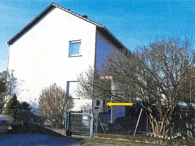 Einfamilienhaus mit Garagen in Bad Friedrichshall
