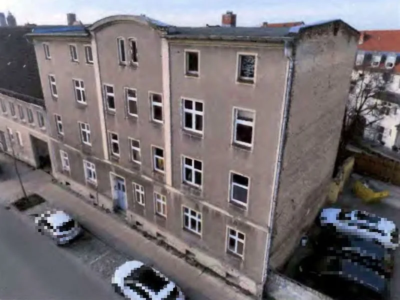 Mehrfamilienhaus mit Nebengebäude in Anklam — Bild 3