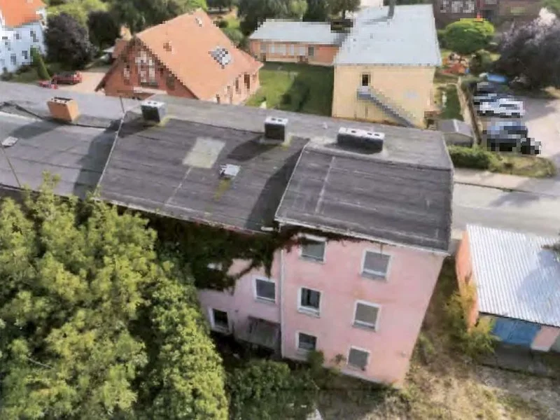 Wohnhaus mit Nebengebäude in Strasburg (Uckermark) — Bild 3