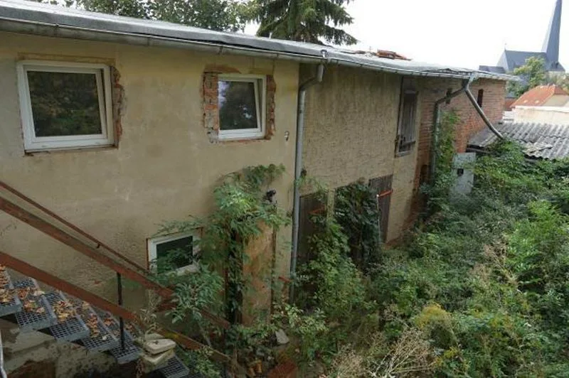 Einfamilienhaus mit hofseitigem Anbau und Nebenbauten in Arnstein OT Sandersleben — Bild 2