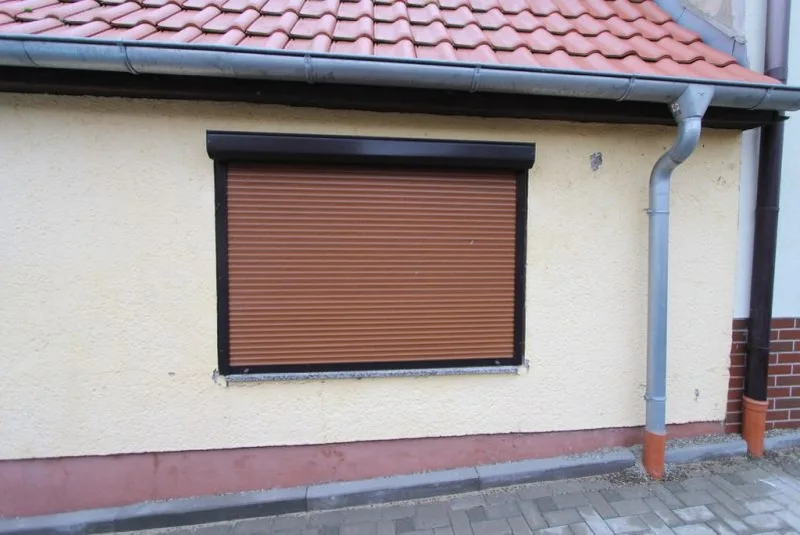 Reihenmittelhaus mit Nebengebäuden in Arnstein OT Sandersleben