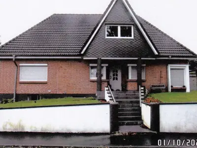 Ein-/Zweifamilienhaus mit Doppelgarage in Lübeck OT Steinrade