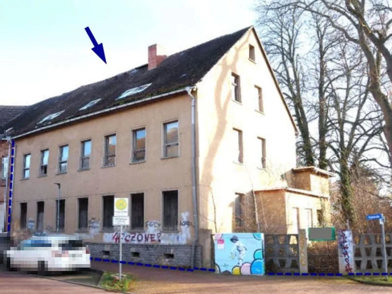 Stark sanierungsbedürftiges Wohn-/Geschäftshaus in Helbra