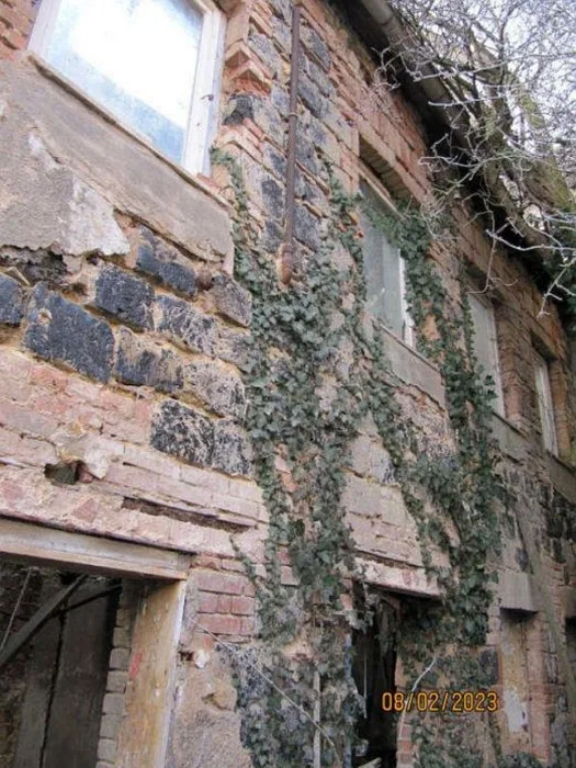 Wohn-/Gewerbegebäude (ruinöser Zustand) in Eisleben — Bild 2