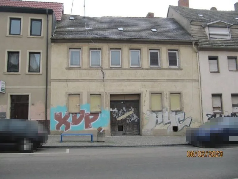 Wohn-/Gewerbegebäude (ruinöser Zustand) in Eisleben — Bild 3