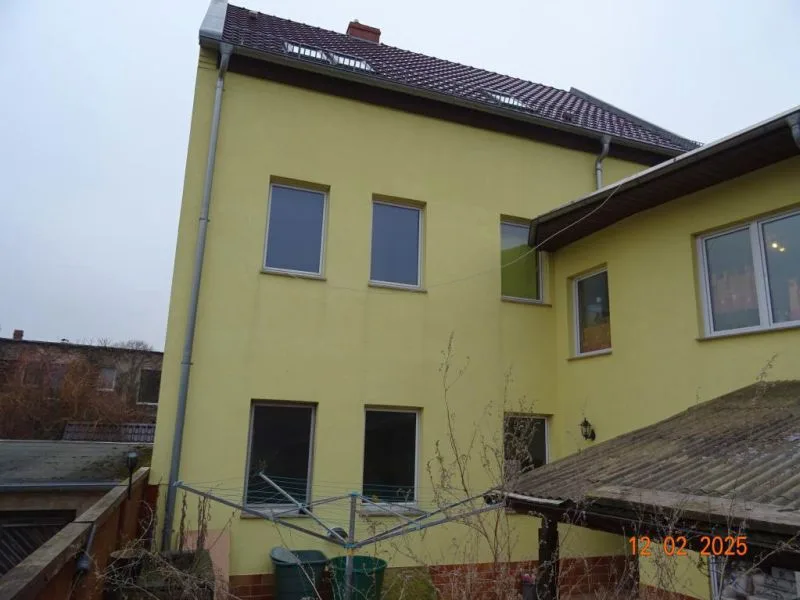 Wohnhaus mit Anbau in Eisleben — Bild 2