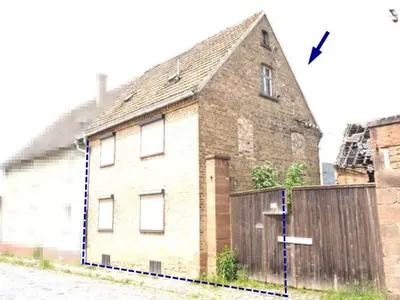 Einfamilien-Doppelhaushälfte mit Nebengelassen in Eisleben OT Rothenschirmbach