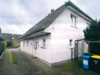 Einfamilienhaus mit Einliegerwohnung und Carport in Pampow
