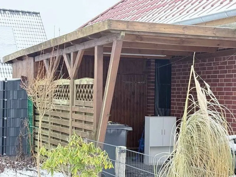 Einfamilienhaus mit Carportanbau in Schwerin — Bild 2