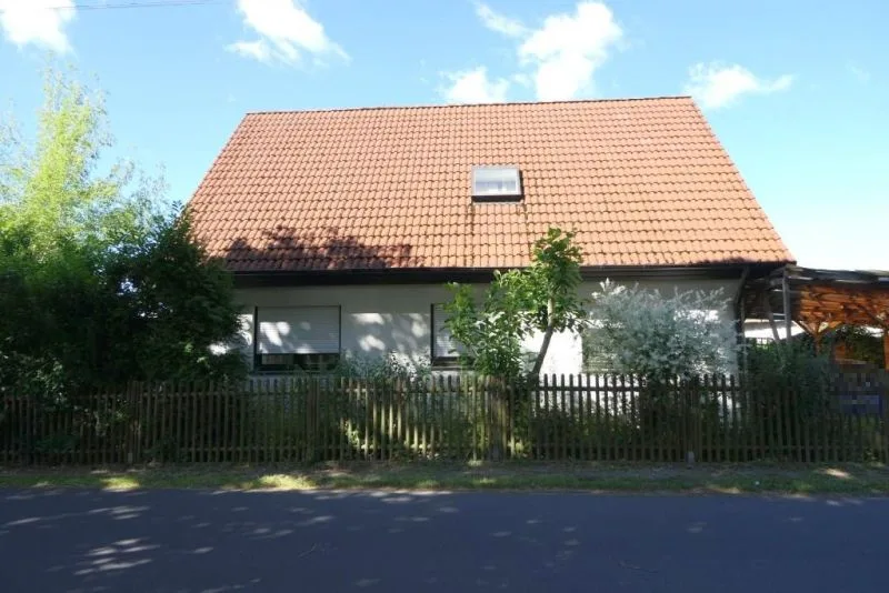 Stark instandsetzungsbedürftigen Einfamilienhaus in Cottbus OT Sandow