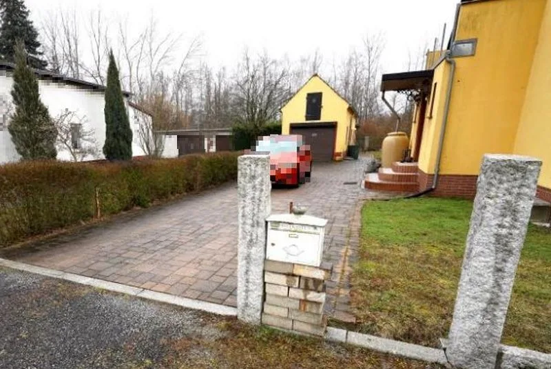 Einfamilienhaus mit Wirtschaftsgebäude in Spremberg