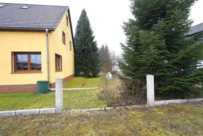 Einfamilienhaus mit Wirtschaftsgebäude in Spremberg — Bild 2