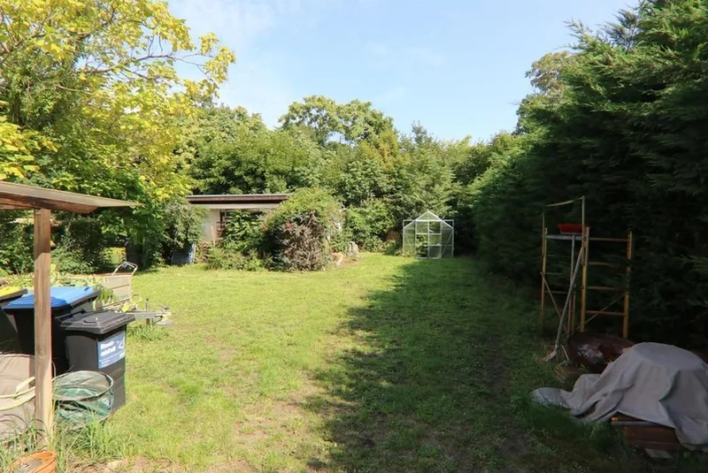 Wohngebäude mit Nebengebäuden in Cottbus — Bild 3