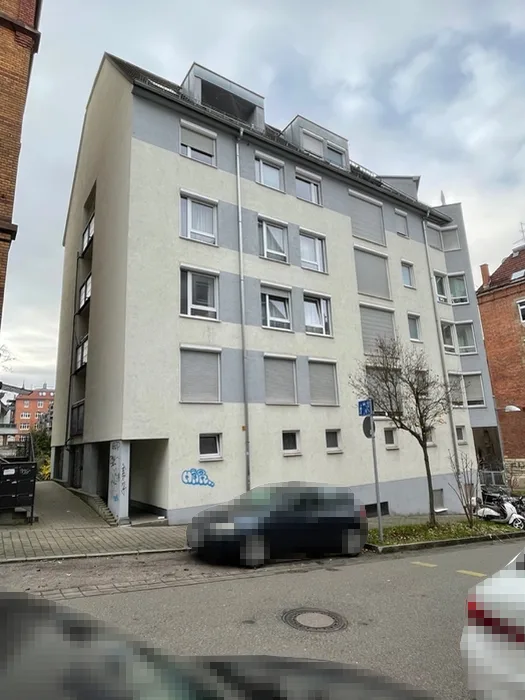 3-Zimmer-Wohnung und Doppelparker in der Tiefgarage in Stuttgart