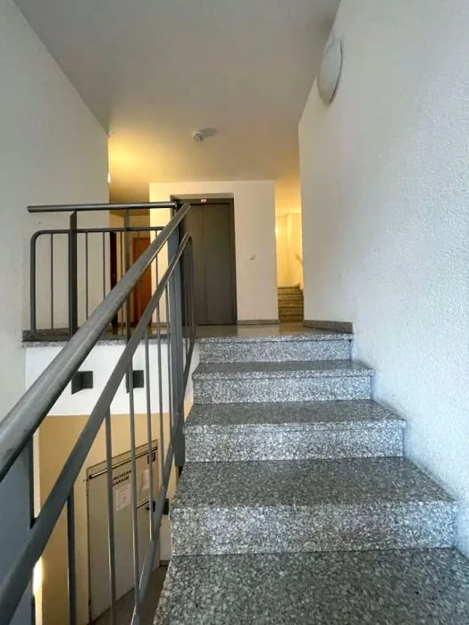 3-Zimmer-Wohnung und Doppelparker in der Tiefgarage in Stuttgart — Bild 3