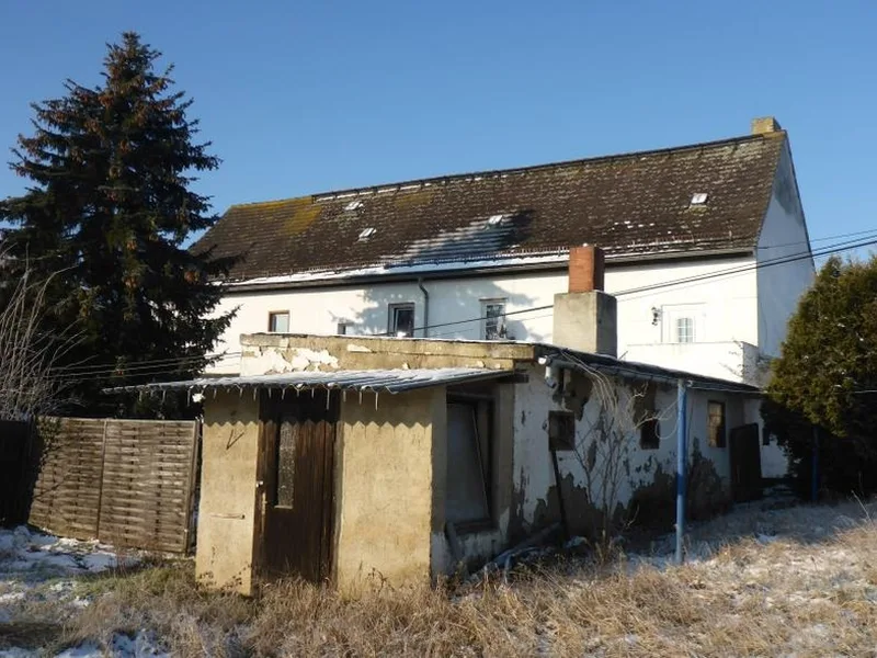 Zweifamilienhaus mit Nebengebäuden in Zeitz OT Wildenborn — Bild 3