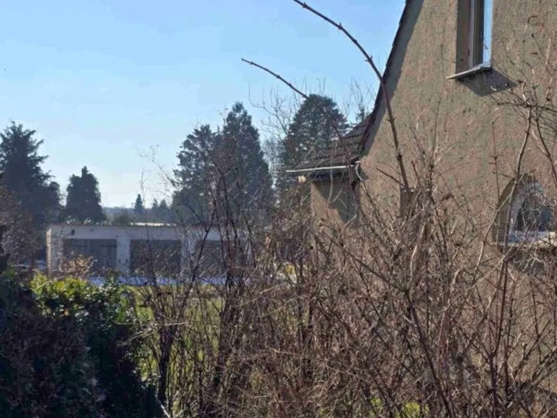 Einfamilienwohnhaus mit Nebengebäudein Neverin in Neverin — Bild 3