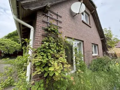 Einfamilienhaus mit 2 Nebengebäuden in Neetzka