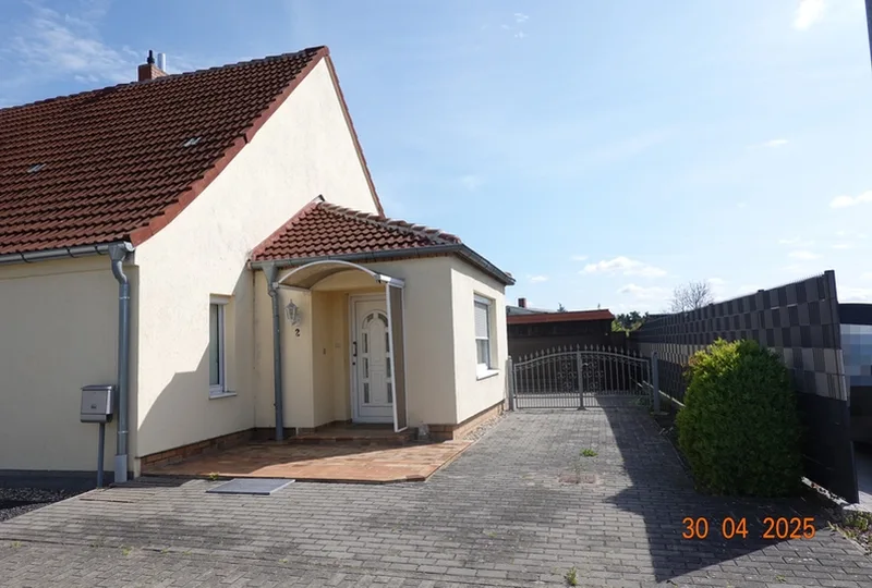 Einfamilienhaus (Doppelhaushälfte) mit Garage in Brunn OT Dahlen — Bild 2