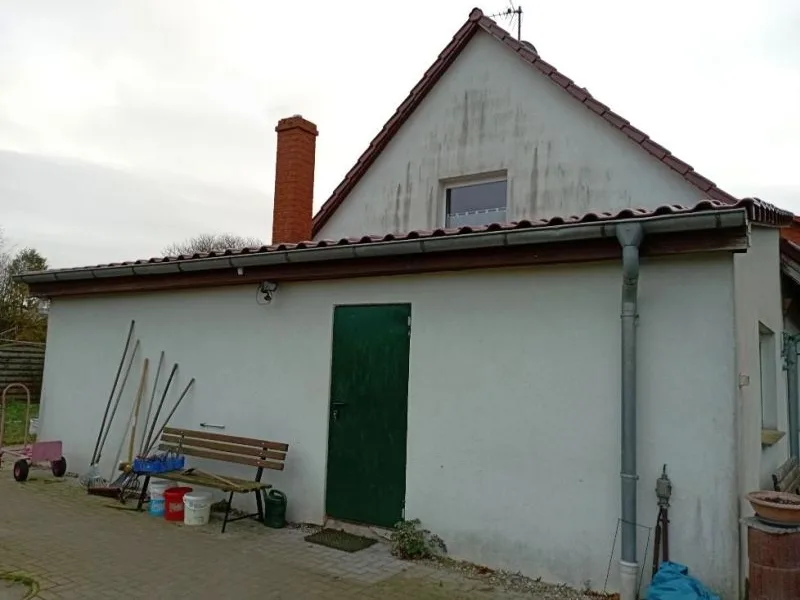 Einfamilienhaus (Doppelhaushälfte) mit Nebengebäuden in Blankenhof — Bild 3