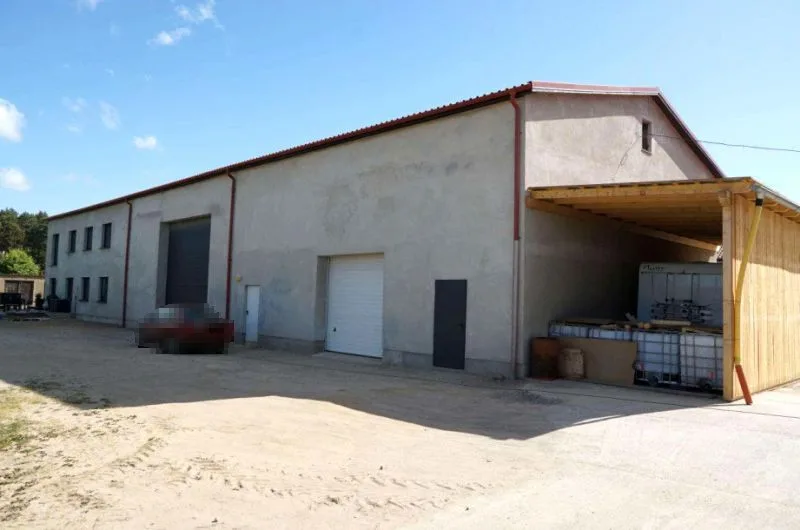 Einfamilienhaus mit 2 Garagenhallen in Malchow — Bild 3