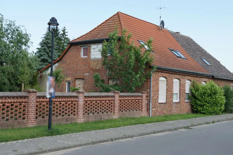Einfamilienwohnhaus mit Nebengebäuden in Torgelow am See — Bild 3