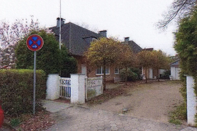 Wohnhaus mit 3 Wohneinheiten und Doppelcarport (Garage) in Elmshorn