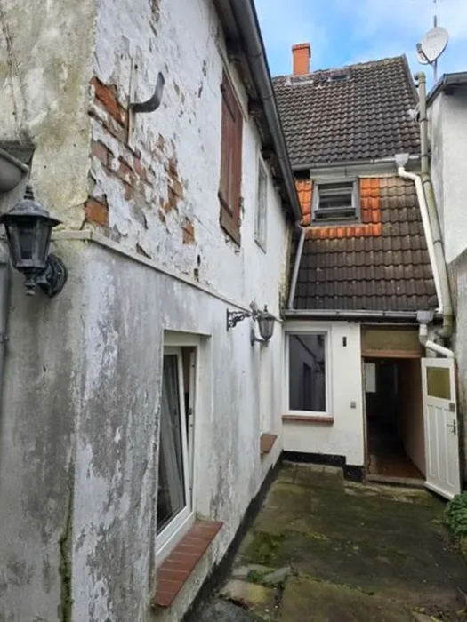 Reihenmittelhaus mit Anbauten (Handwerkerobjekt) in Kröpelin — Bild 2