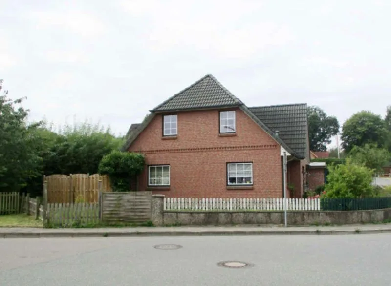 Einfamilienhaus mit Garage und Carport in Schleswig — Bild 2
