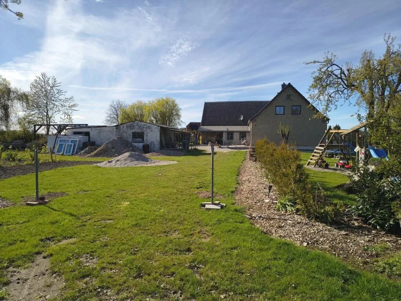 Wohnhaus mit Nebengelass in Niepars OT Duvendiek