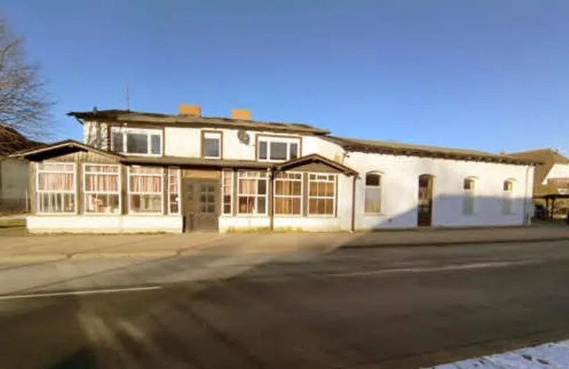 Gemischt genutztes Gebäude (Restaurant/Wohnen) im Ostseebad Glowe in Ostseebad Glowe — Bild 3