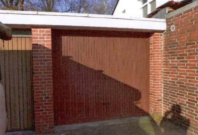 Mittelreihenhaus und Garage in Wedel