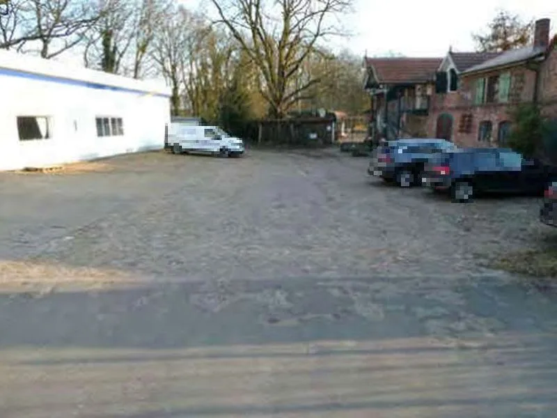 Wohnhaus, Werkstattgebäude, 2 Garagen und Zuwegung in Quickborn — Bild 3