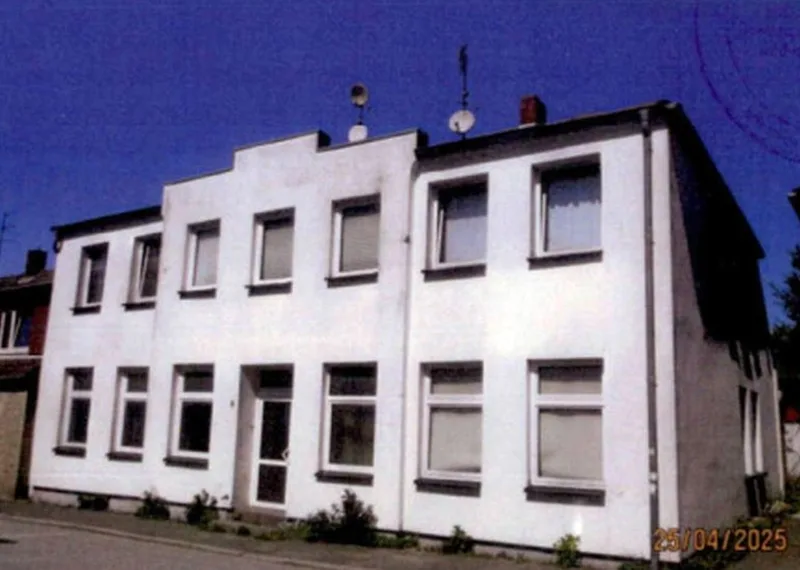 Zwei Mehrfamilienhäuser und Stallgebäude in Bad Oldesloe — Bild 3