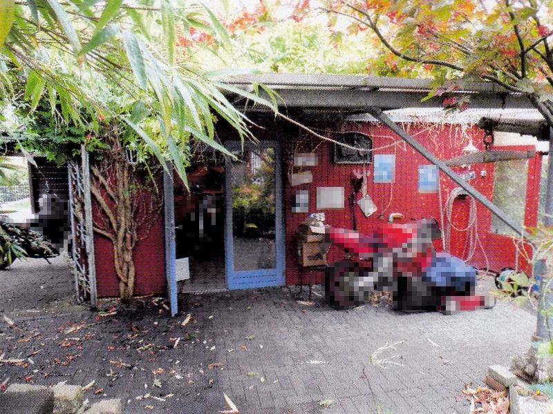 Wohnhaus mit 2 Wohneinheiten und Nebengebäuden in Rellingen — Bild 3