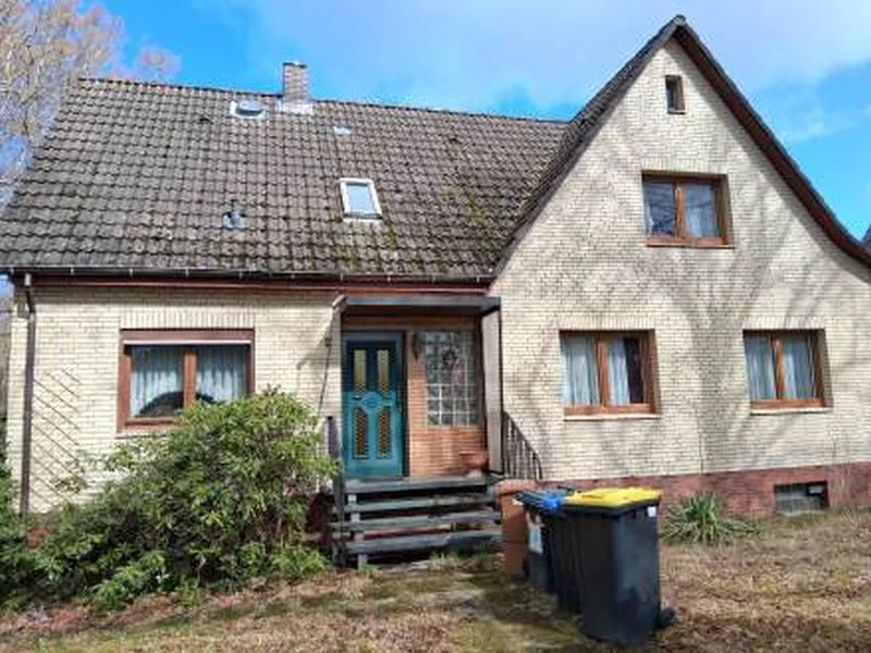Einfamilienhaus mit Garage in Ahrensburg