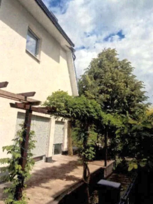 Einfamilienhaus mit Garage in Hamburg — Bild 2