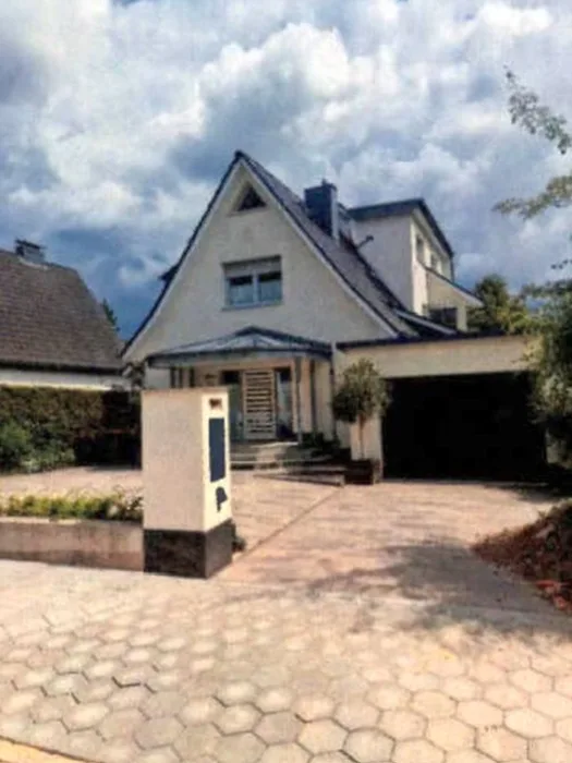 Einfamilienhaus mit Garage in Hamburg — Bild 3