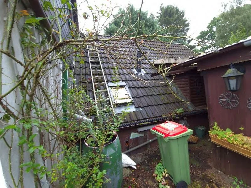 Einfamilienhaus mit Fertigteilgarage in Hamburg — Bild 2