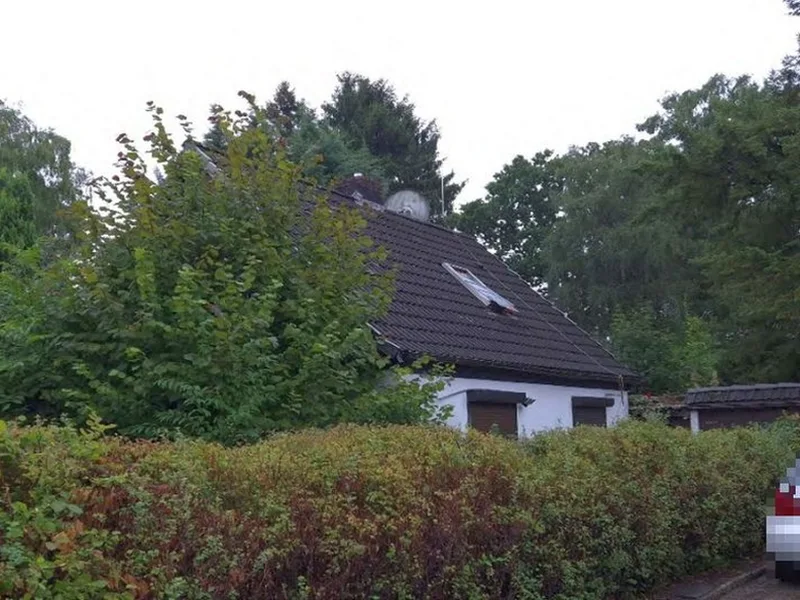 Einfamilienhaus mit Fertigteilgarage in Hamburg — Bild 3