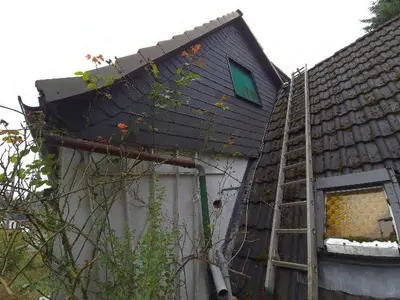 Einfamilienhaus mit Fertigteilgarage in Hamburg