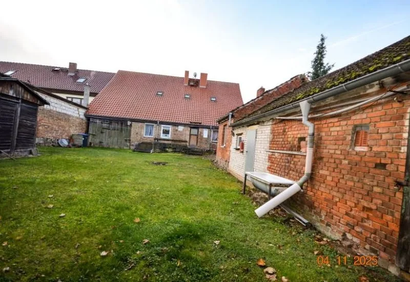 Zweifamilienhaus mit 2 Nebengebäuden in Nordwestuckermark OT Fürstenwerder — Bild 3