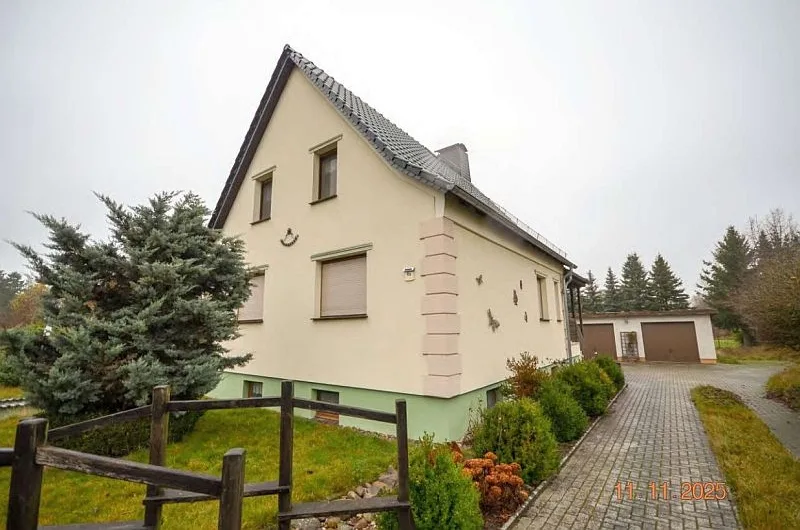 Einfamilienhaus mit Doppelgarage und Einzelcarport in Mittenwalde — Bild 2