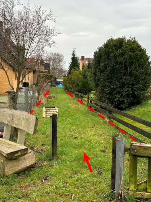 Wohnhaus mit Nebengebäuden und Baulandteilfläche in Altenmedingen — Bild 2